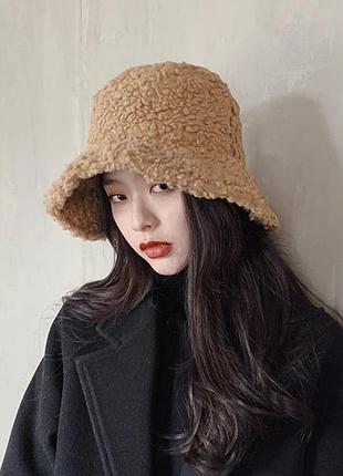 Жіноча хутрова зимова шапка панама тепла плюшева бежева (тедді, баранчик, каракуль)