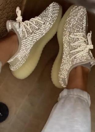 Кроссовки adidas yeezy