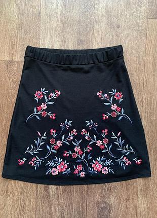 Юбка с вышивкой