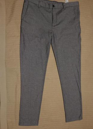 Стильные узкие смесовые брюки цвета металлик zara man испания 46 р.