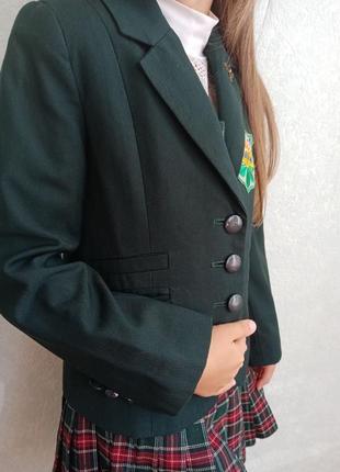 Пиджак школьный ,зеленый на рост 122 см2 фото