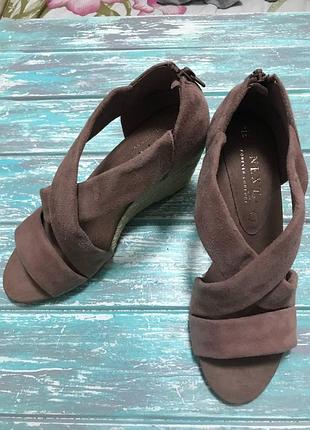 Кожаные босоножки от бренда next