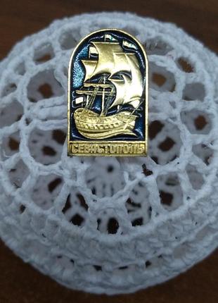 Вінтажна брошка-значок (срср) з символом севастополя-трищоглового фрегата "херсонес3 фото
