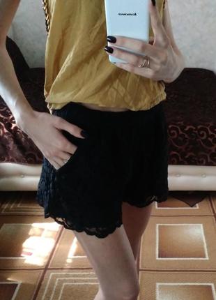 Чорні мереживні шорти h&m