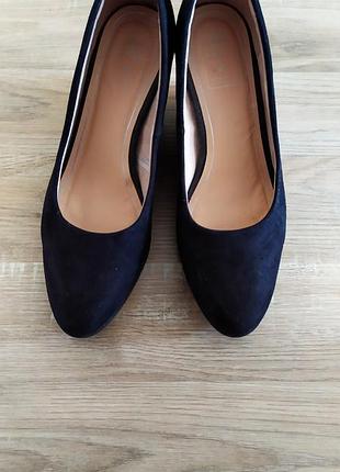 Класичні туфлі на платформі замш р. 39