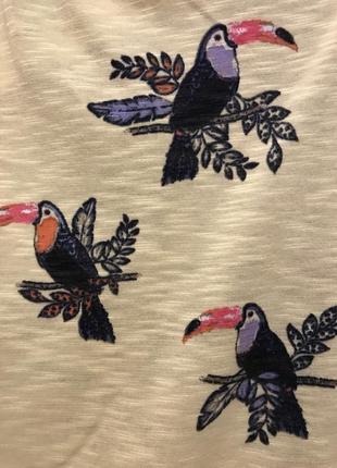Дуже красива та стильна брендова кофточка в пташках 19.