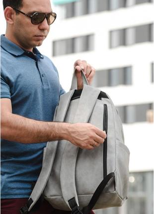 Чоловічий сірий рюкзак для спорту / подорожей / навчання / роботи4 фото