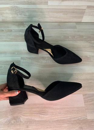 Замшевые черные туфли на удобном каблуке 5 см1 фото