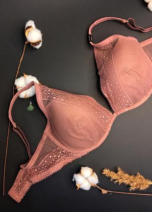 Шикарний мереживний бюстгальтер lightly lined lace plunge bra vs