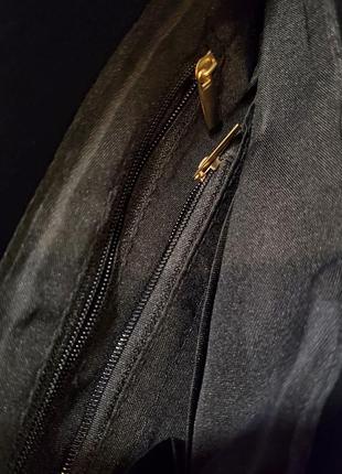 Чёрная мягкая кожаная сумка с замком8 фото
