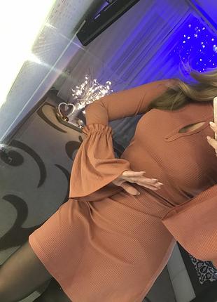 Стильна сукня святкова вечірня