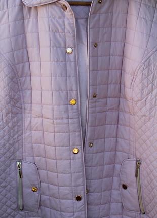 Суппер стильная куртка в нюдовом цвете германия, стеганная2 фото