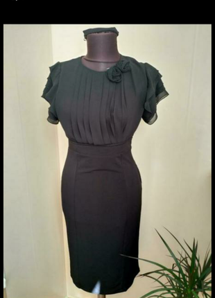 Красивое элегантное платье