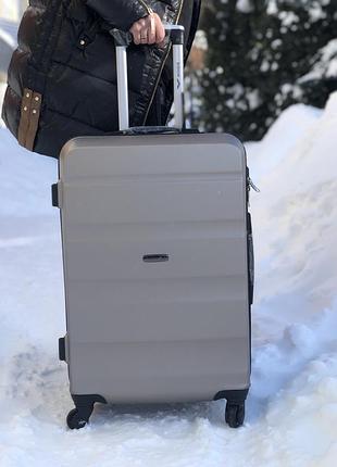 Валіза середня, чемодан средний шампань