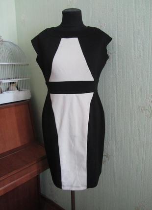 Платье оптическое нарядное черно белое теплое по фигуре офис1 фото