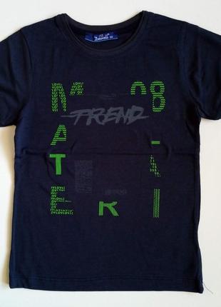 Футболка на мальчика 7 лет (рост 122 см) темно-синяя.