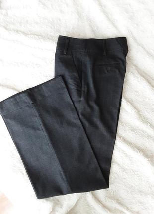 Классические широкие  серые брюки в полоску1 фото