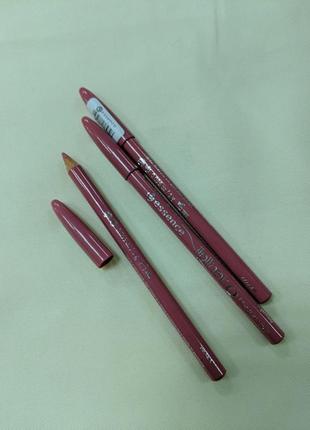 Олівець для губ essence