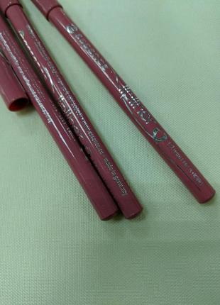 Олівець для губ essence