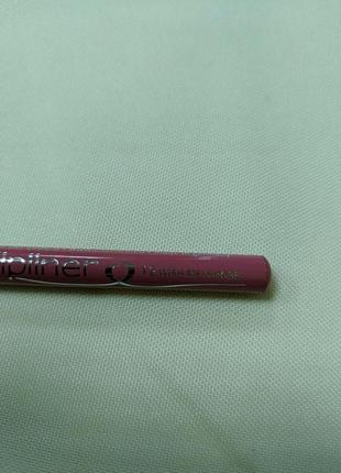 Олівець для губ essence