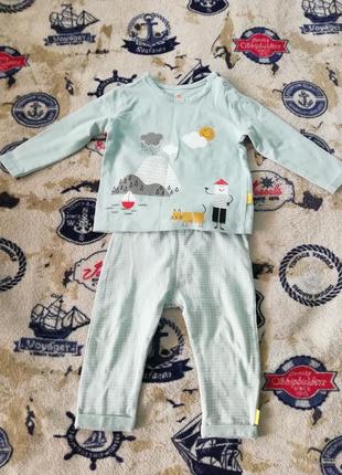 Комплект ромпер 74 р. и штанишки 68 р. .