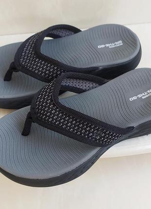 Мягкие и удобные шлепанцы,вьетнамки skechers,32 размер