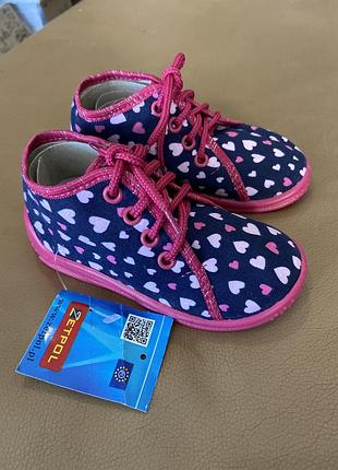 Тапочки для дівчаток