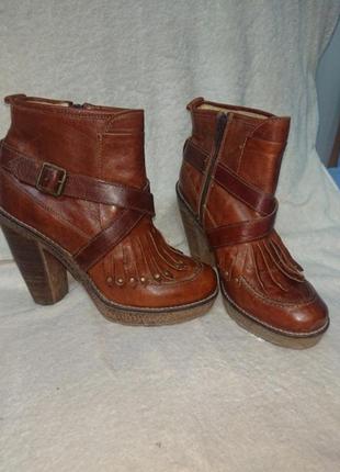 Ботинки коричневые