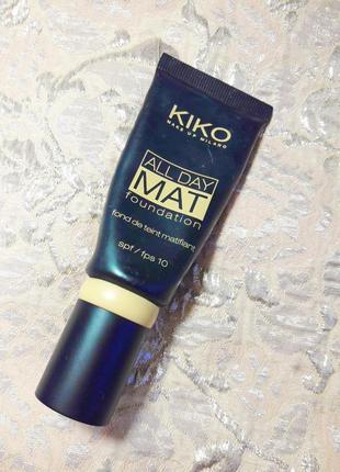 Тональный крем kiko "all day mat foundation" spf 10, 30 мл1 фото