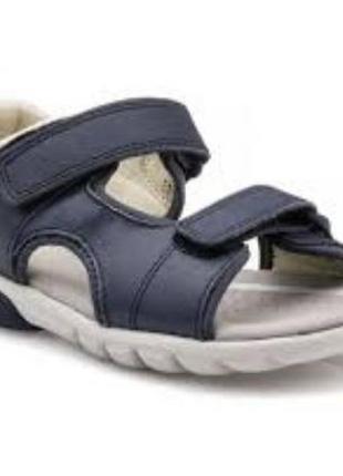 Р.  33, 35.5, 36  clarks кожаные сандалии оригинал