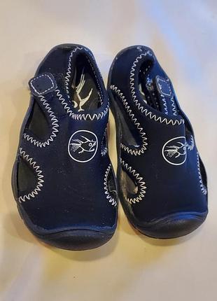 Босоножки для мальчика закрытые