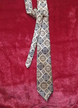 Красивый мужской галстук