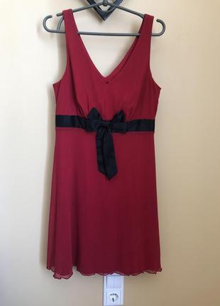 Плаття до колін