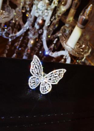 Кольцо бабочка с цирконами великолепное
