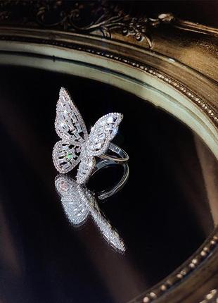Кольцо бабочка с цирконами великолепное