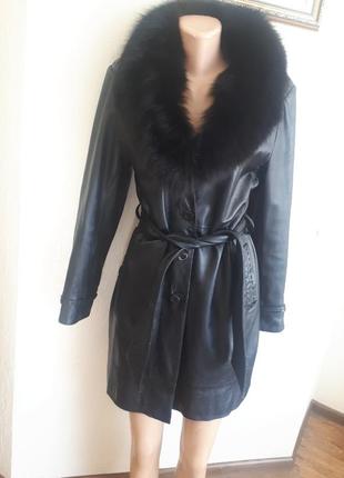 Шкіряний плащ