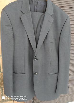 Брючный костюм