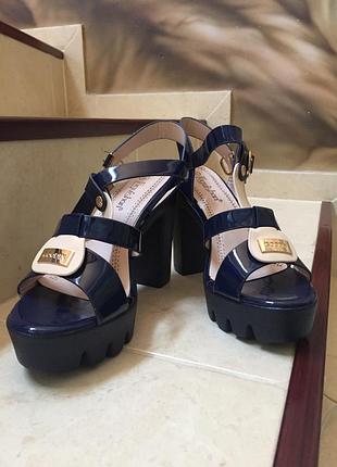 Летние босоножки