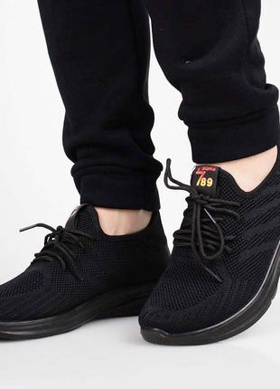 Стильні чорні кросівки з текстилю сітка літні дихаючі