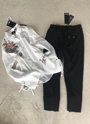 Крута хлопкова сорочка з вишивкою only