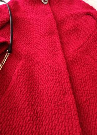 Красное демисезонные пальто 42 размер6 фото