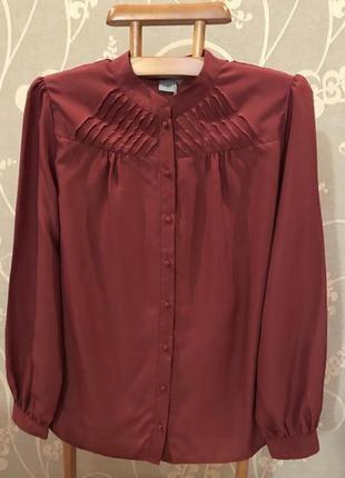 Очень красивая и стильная брендовая блузка.