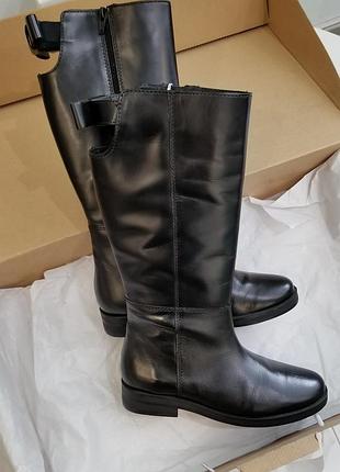 Кожаные сапоги zara