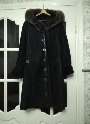 Дубленка натуральная женс. с капюшеном черная 48- 50р8 фото