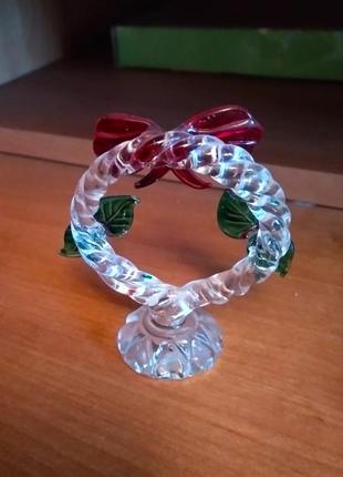 Новая статуэтка из хрусталя венец