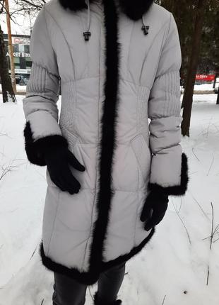 Пуховик зимовий жіночий