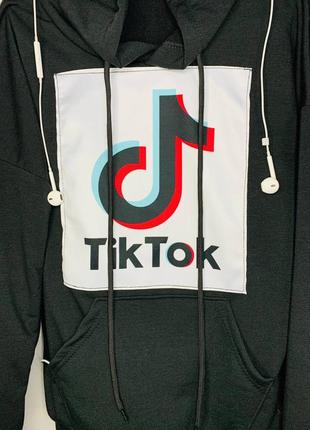 Худи оверсайз на подростка с нашивкой tiktok черная4 фото