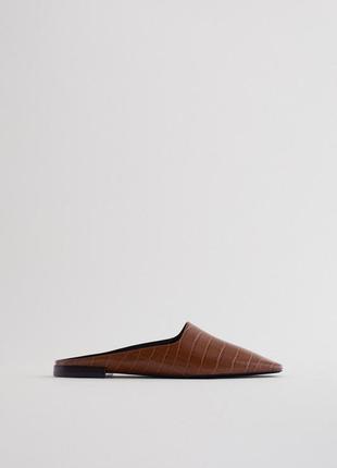 38 розмір коричневі туфлі-мюли з тисненням з квадратним носком зара zara
