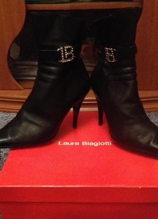 Брендовые итальянские ботильоны-сапоги laura biagiotti