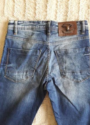Стильні чоловічі джинси5 фото
